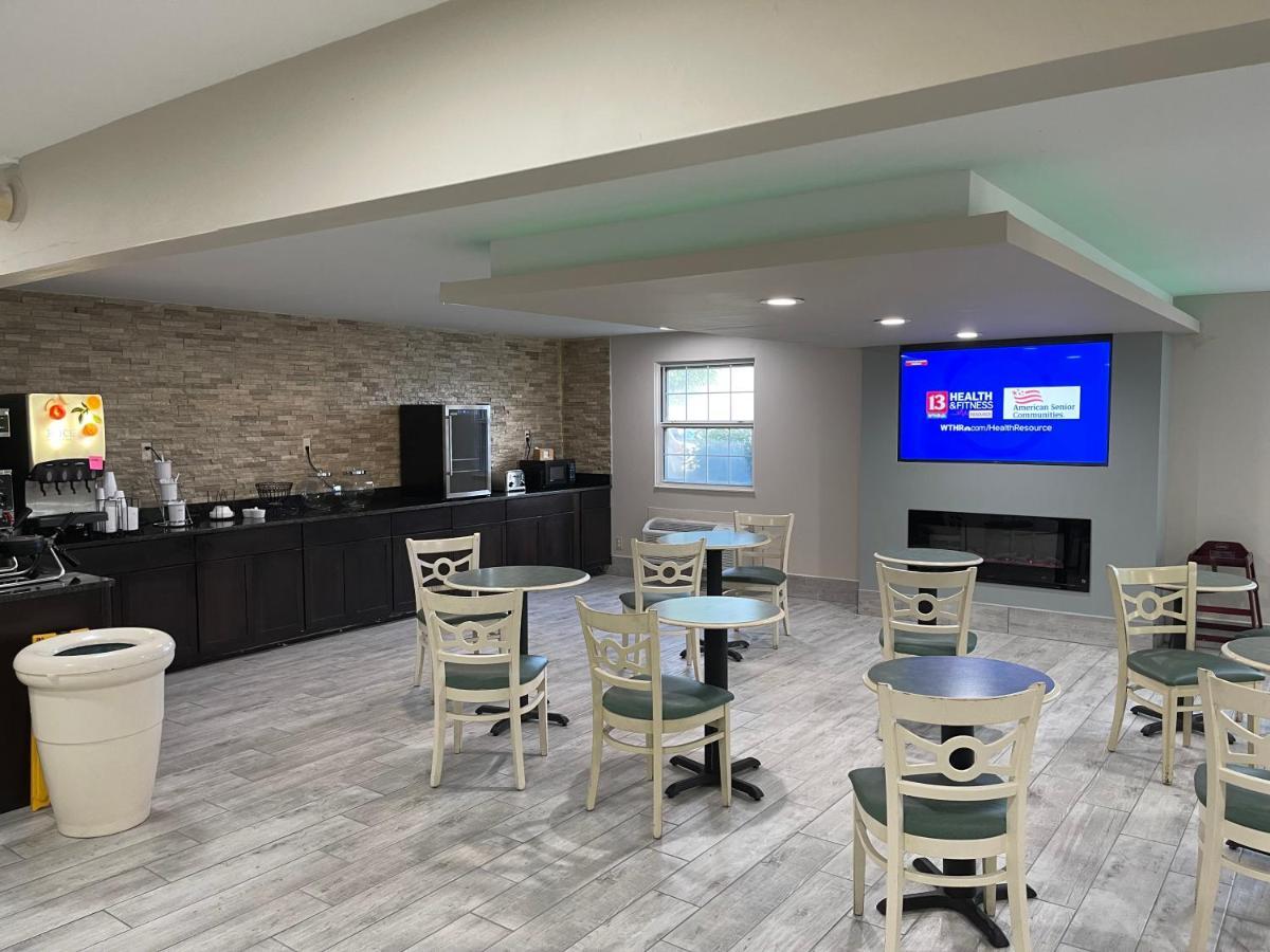 La Quinta Inn By Wyndham Indianapolis Airport Lynhurst Esterno foto