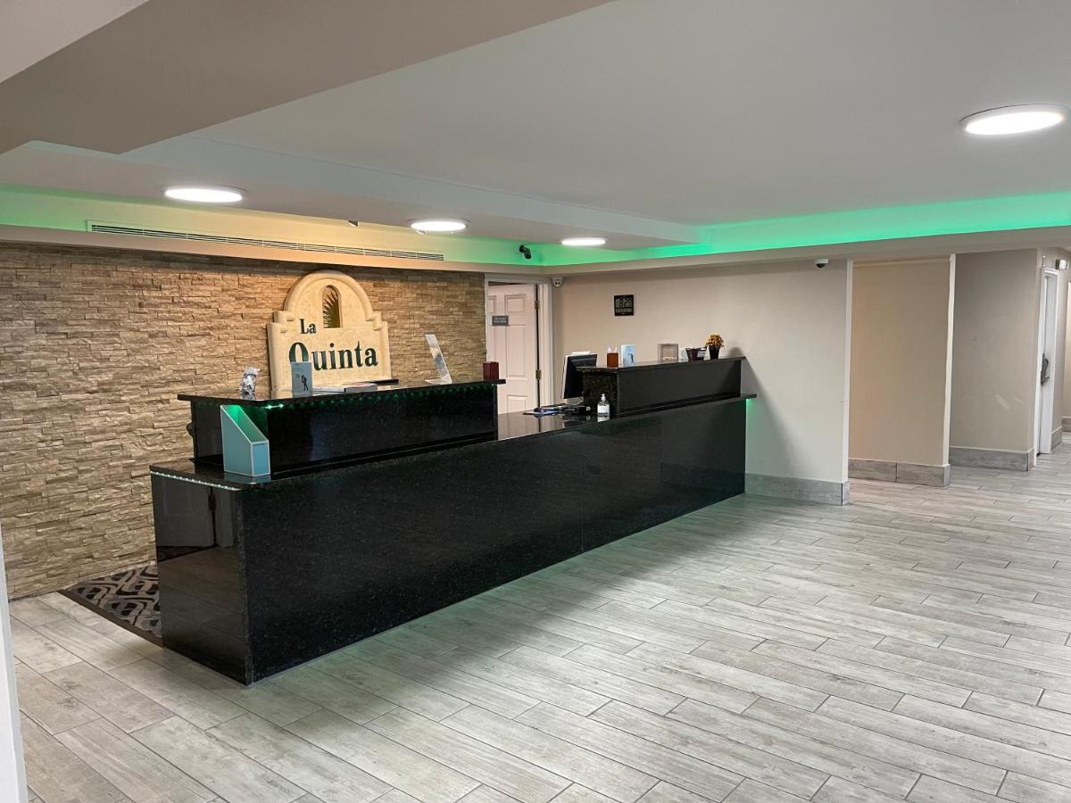 La Quinta Inn By Wyndham Indianapolis Airport Lynhurst Esterno foto