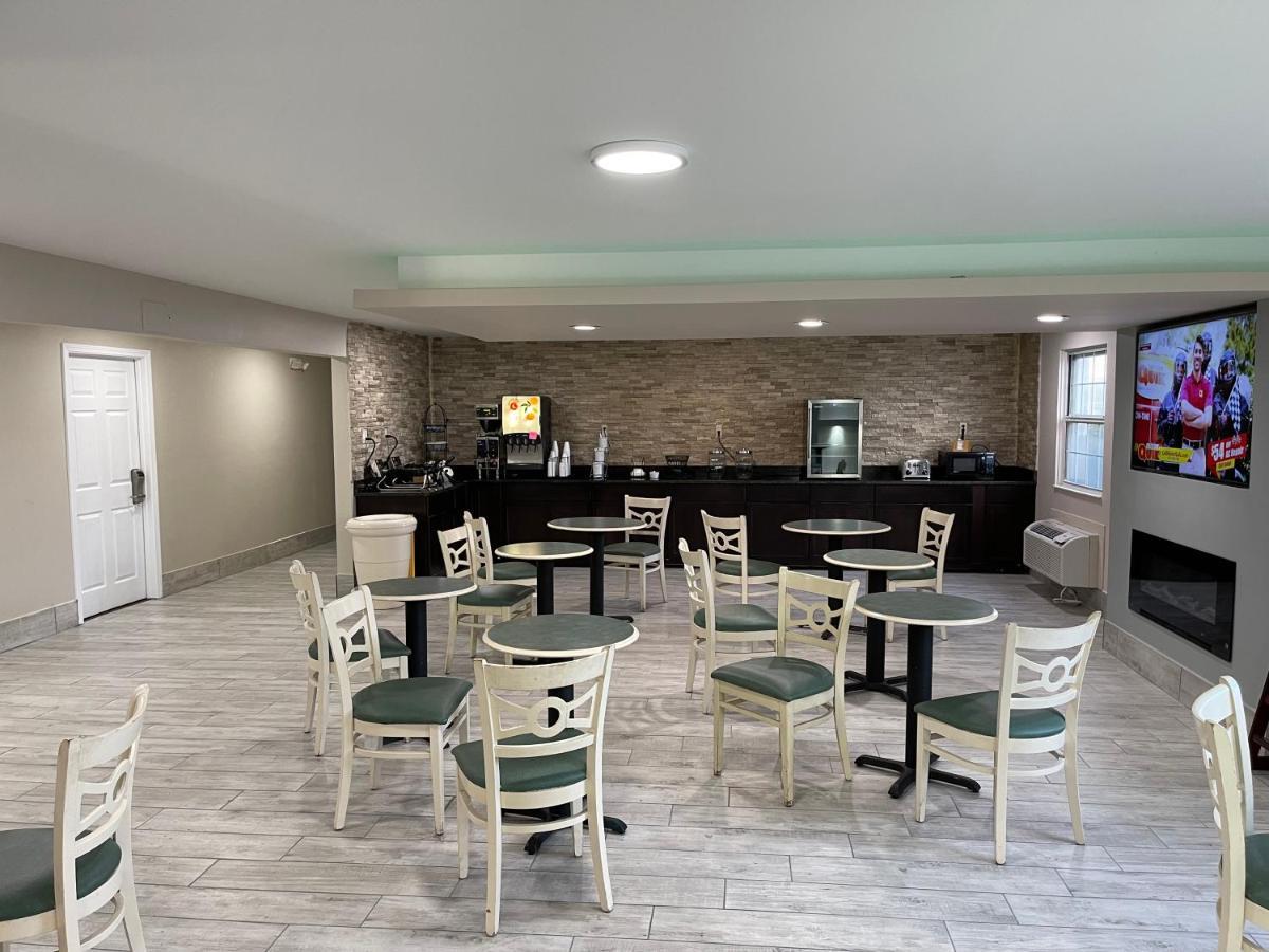 La Quinta Inn By Wyndham Indianapolis Airport Lynhurst Esterno foto