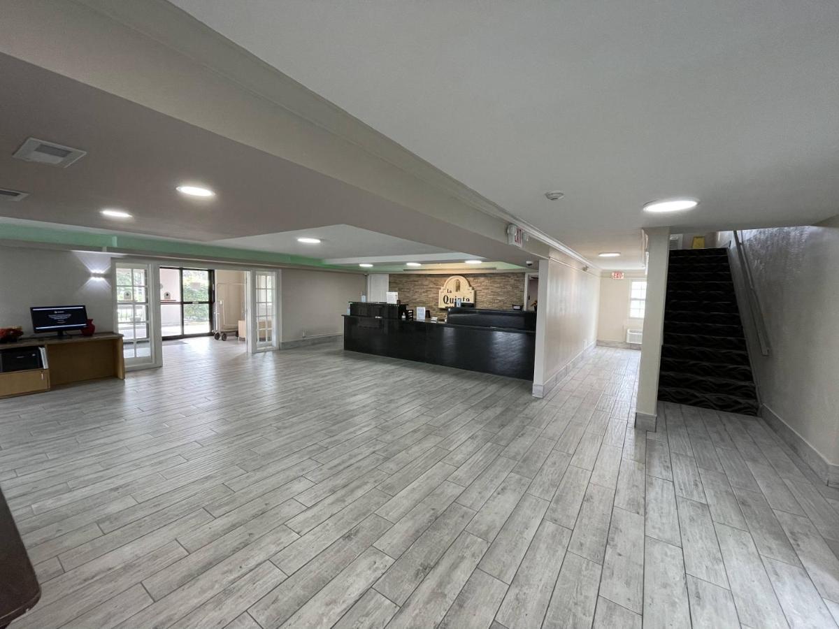 La Quinta Inn By Wyndham Indianapolis Airport Lynhurst Esterno foto