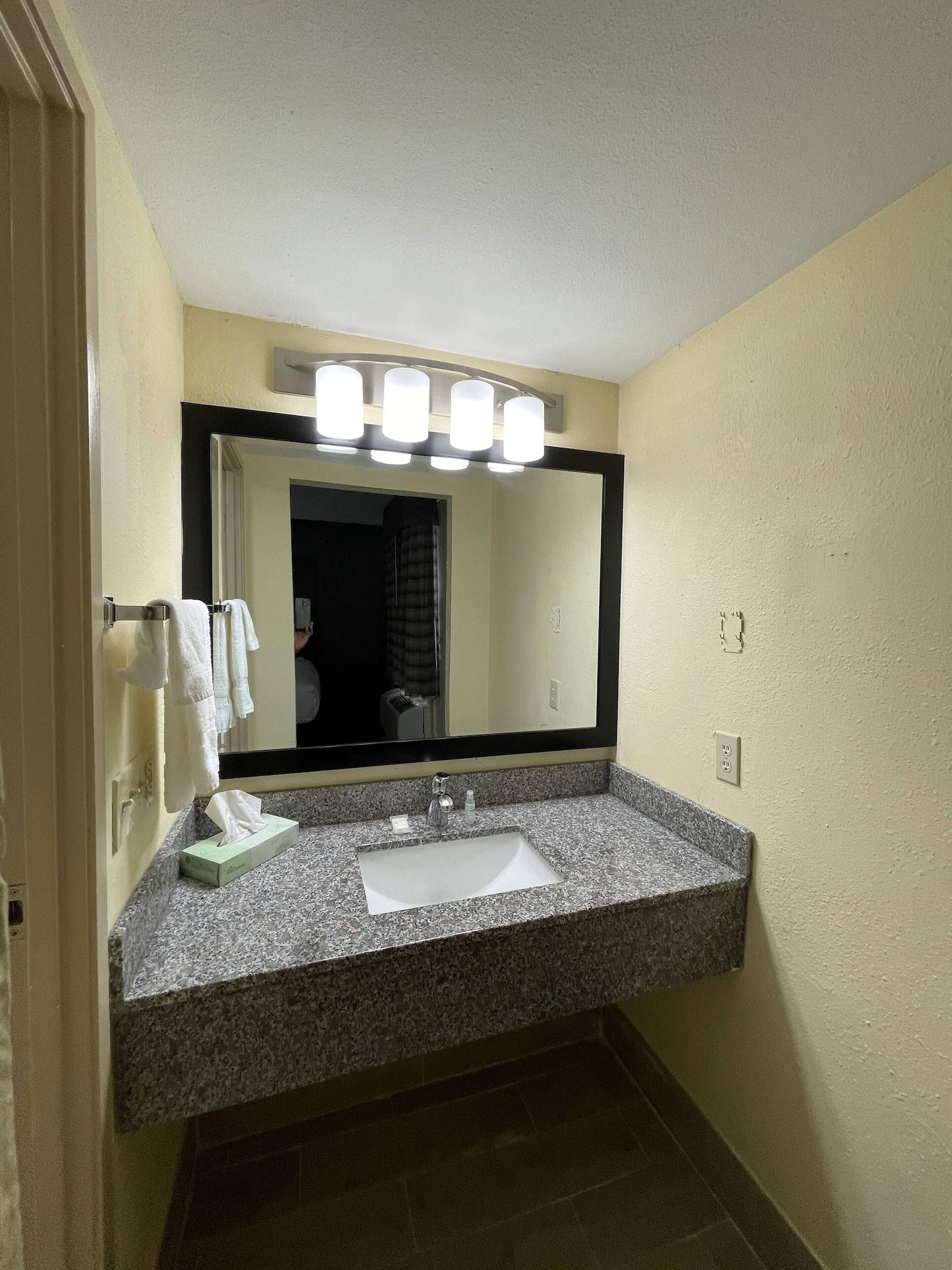 La Quinta Inn By Wyndham Indianapolis Airport Lynhurst Esterno foto