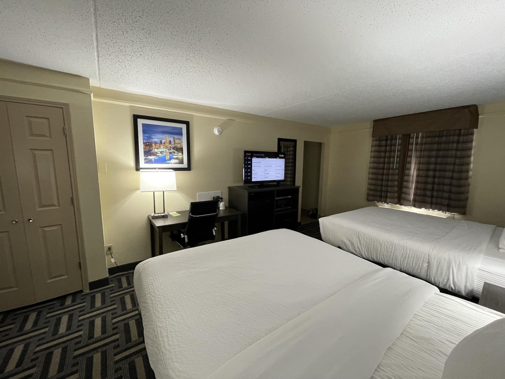 La Quinta Inn By Wyndham Indianapolis Airport Lynhurst Esterno foto