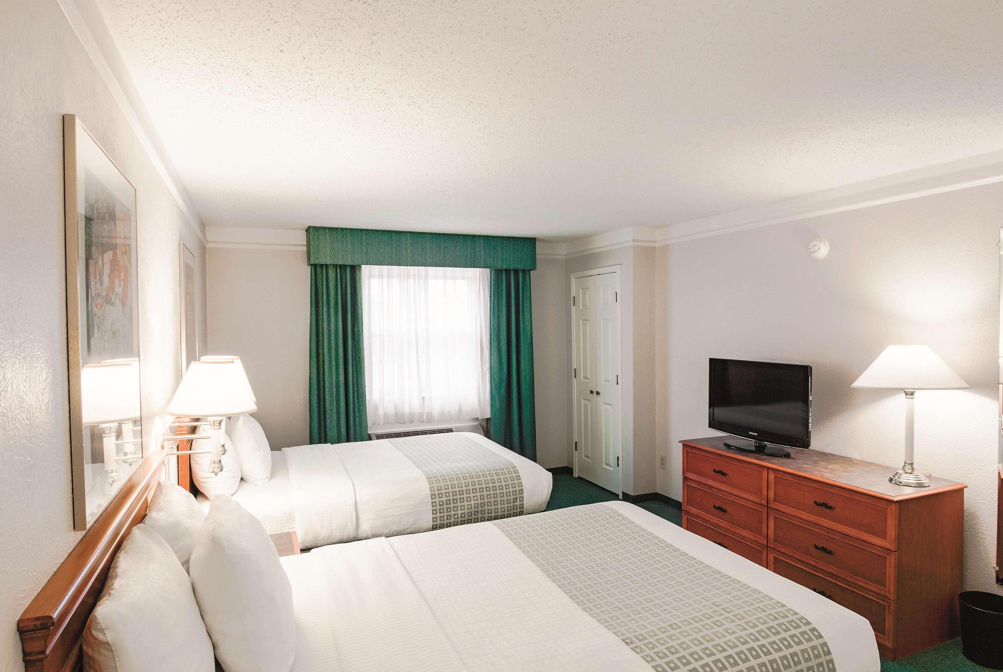 La Quinta Inn By Wyndham Indianapolis Airport Lynhurst Esterno foto