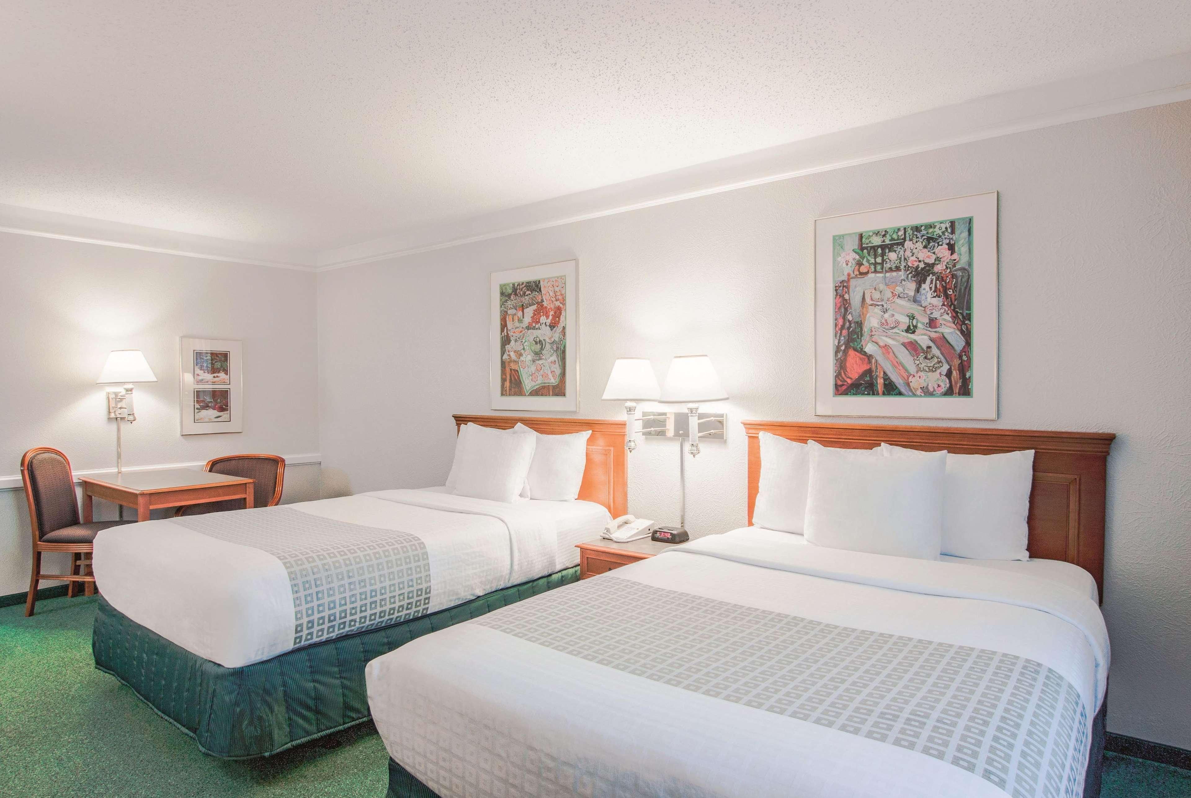 La Quinta Inn By Wyndham Indianapolis Airport Lynhurst Esterno foto