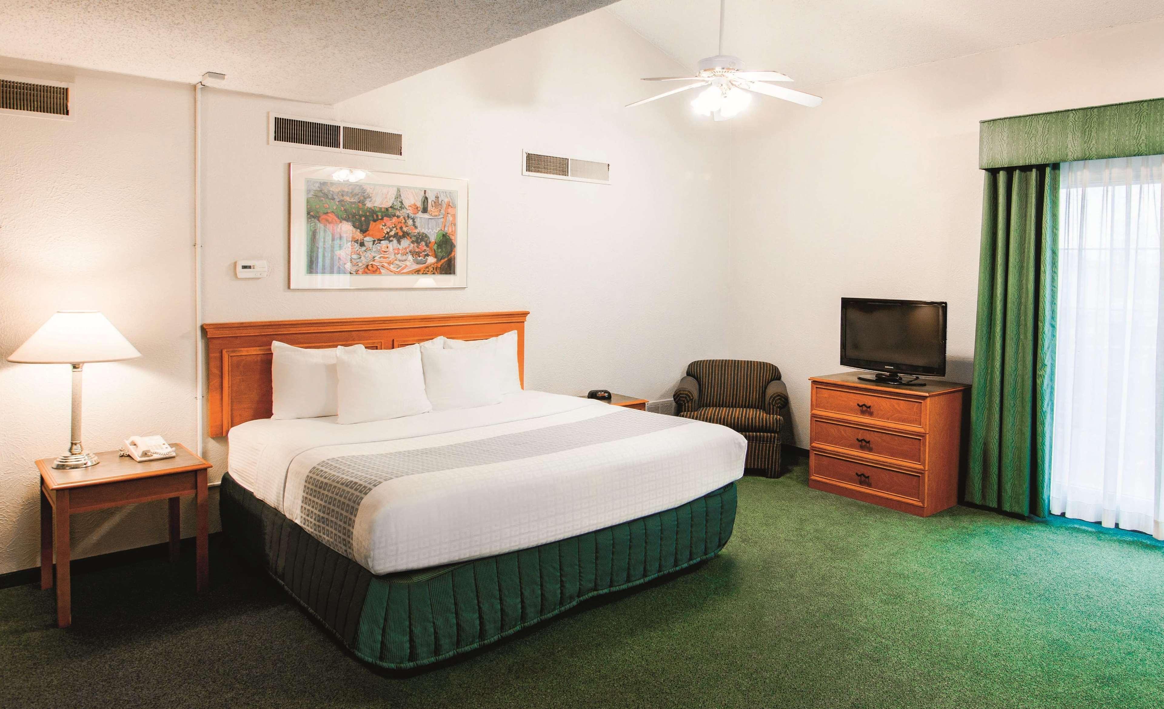 La Quinta Inn By Wyndham Indianapolis Airport Lynhurst Esterno foto