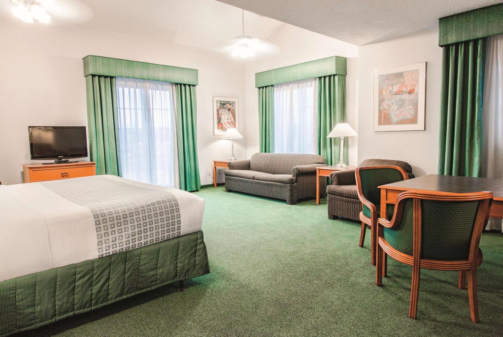 La Quinta Inn By Wyndham Indianapolis Airport Lynhurst Esterno foto