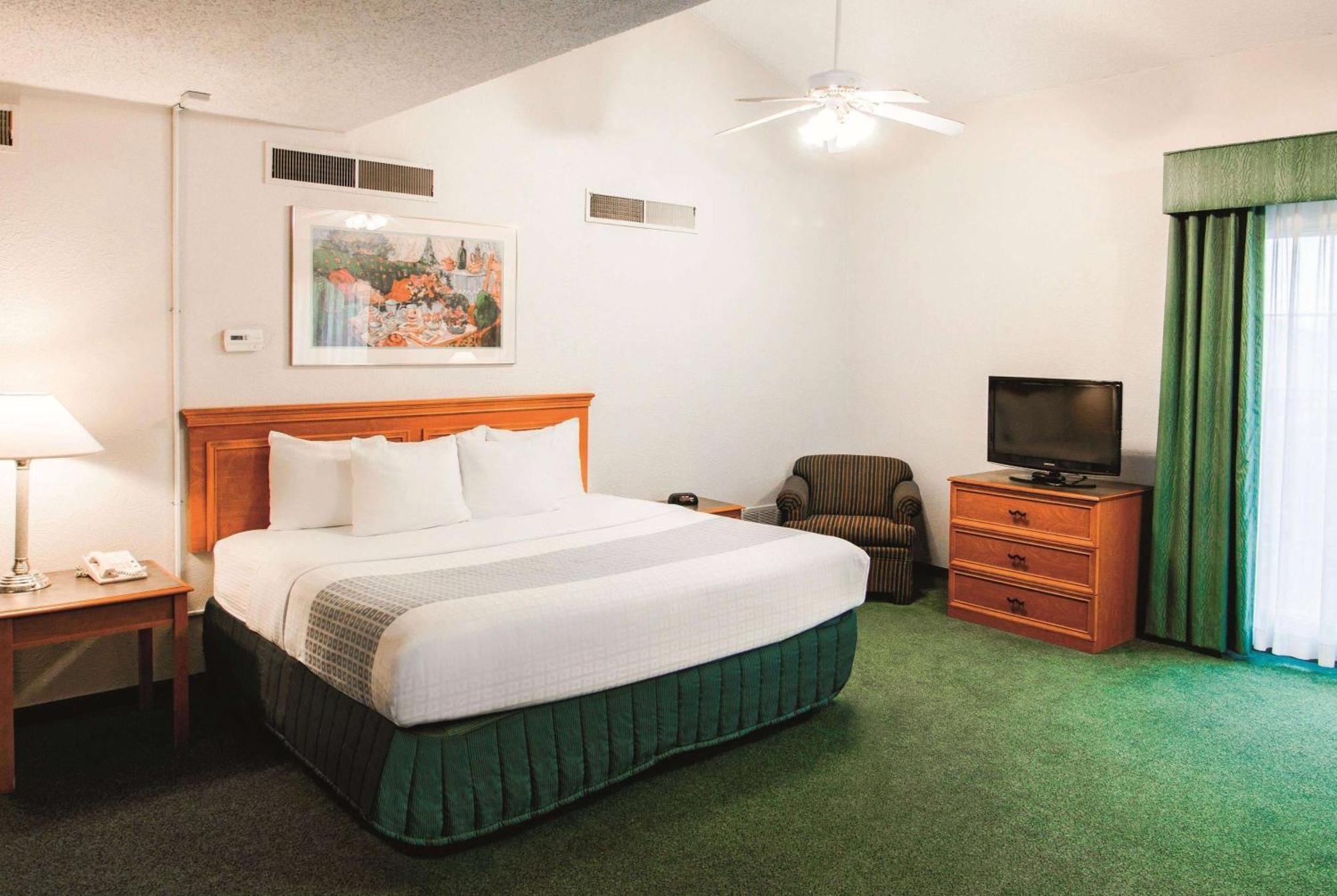 La Quinta Inn By Wyndham Indianapolis Airport Lynhurst Esterno foto