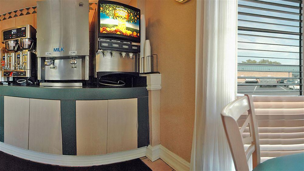 La Quinta Inn By Wyndham Indianapolis Airport Lynhurst Esterno foto