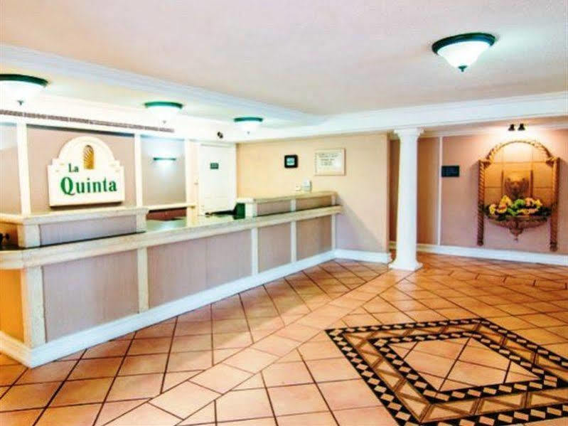 La Quinta Inn By Wyndham Indianapolis Airport Lynhurst Esterno foto